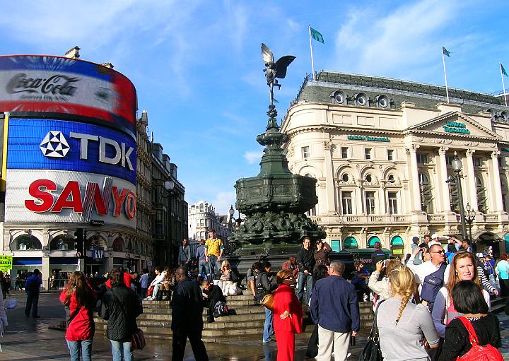 0021 - eros a Piccadilly Circus